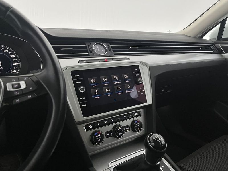 Volkswagen Passat bild 11