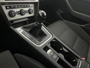 Volkswagen Passat bild 13