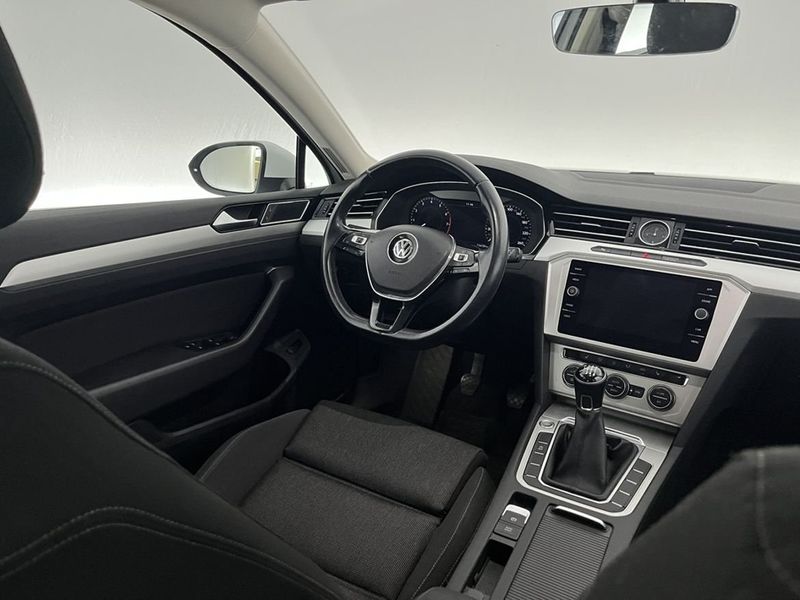 Volkswagen Passat bild 6