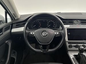 Volkswagen Passat bild 7
