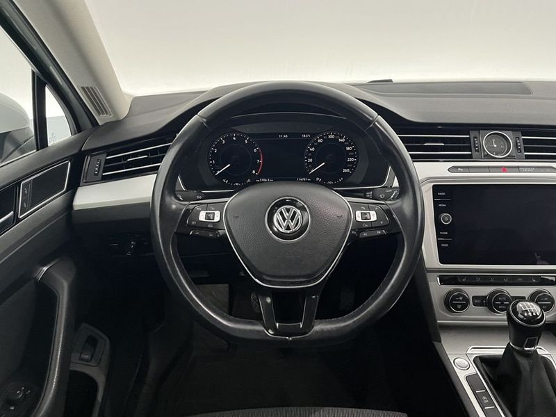 Volkswagen Passat bild 7