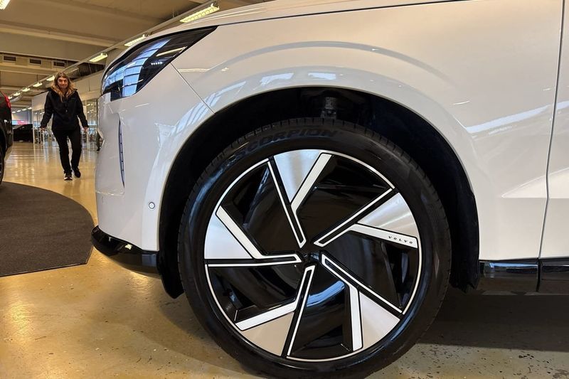 Volvo EX90 bild 16