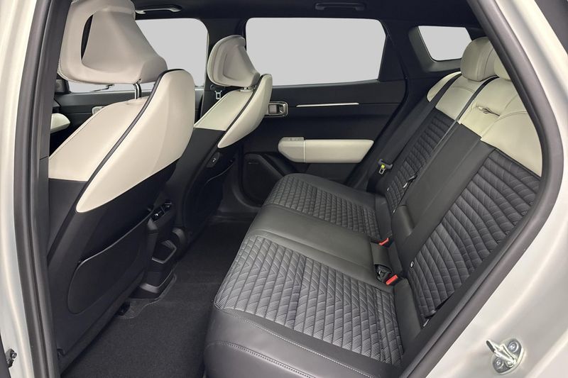 Kia EV4 bild 8