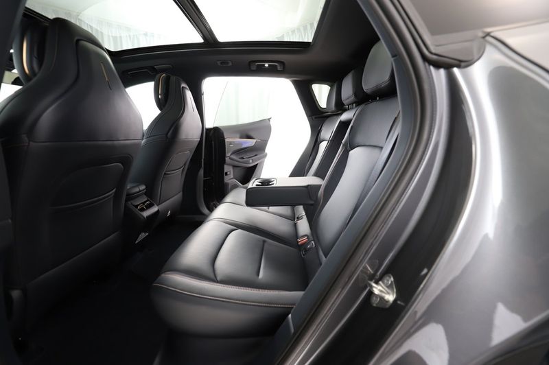Lynk & Co 08 bild 22
