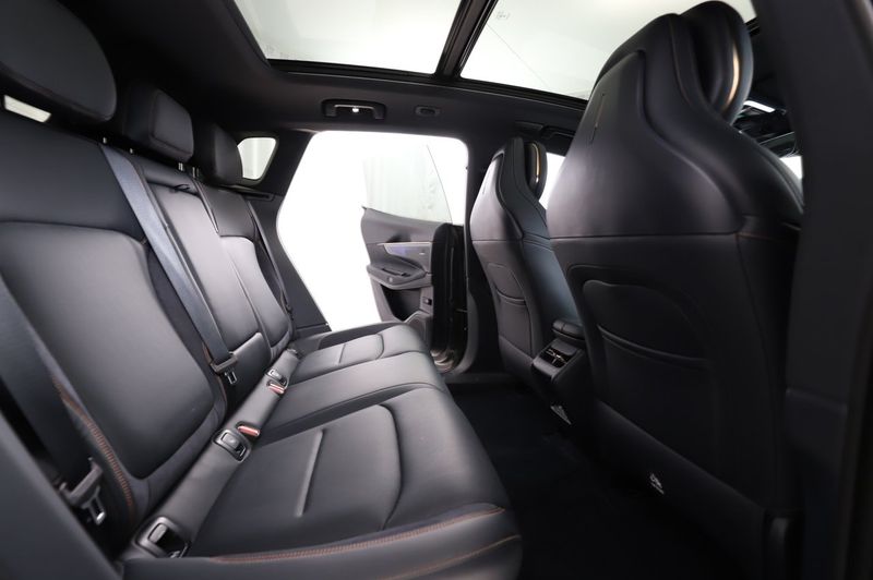 Lynk & Co 08 bild 23