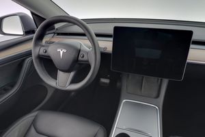 Tesla Model Y bild 15