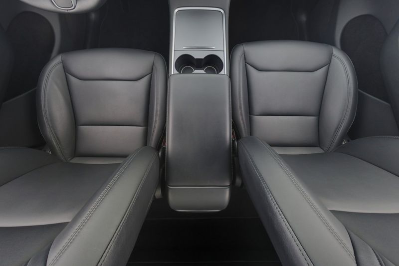 Tesla Model Y bild 14