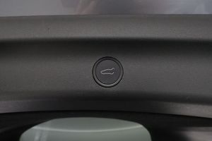 Tesla Model Y bild 26