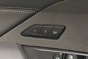 BMW i4 bild 16
