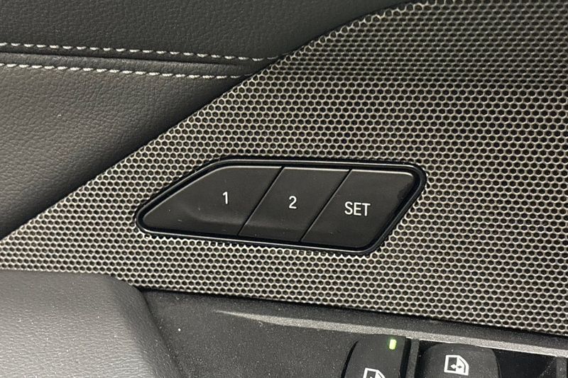 BMW i4 bild 16