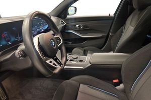 BMW 330 bild 12