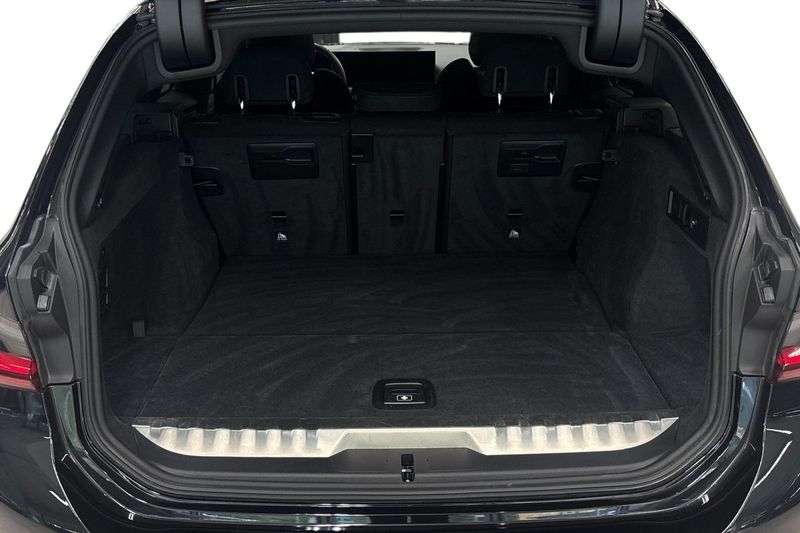 BMW 330 bild 10
