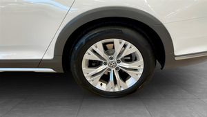 Volkswagen Passat bild 6