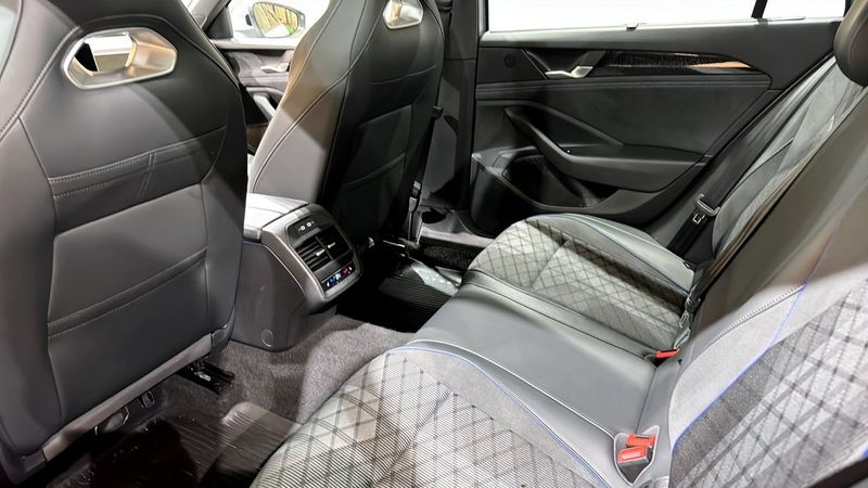 Volkswagen Passat bild 12