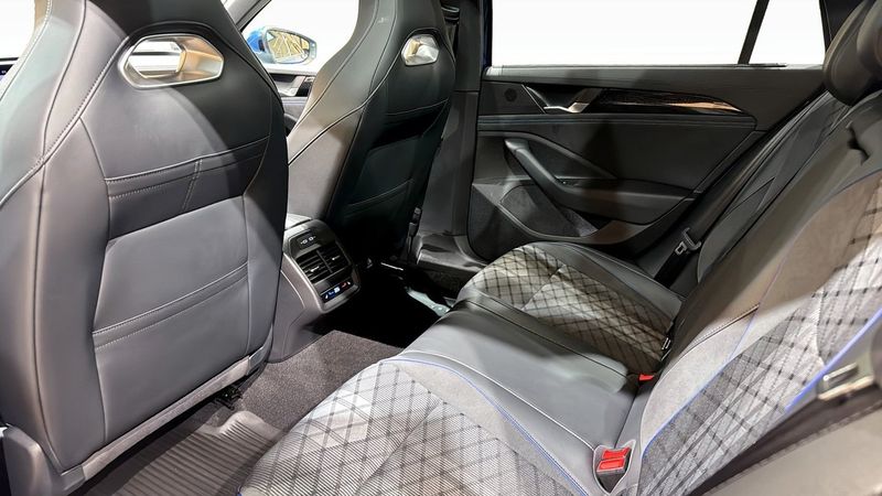 Volkswagen Passat bild 12