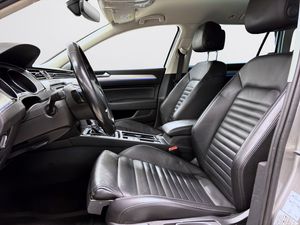 Volkswagen Passat bild 8
