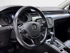 Volkswagen Passat bild 9