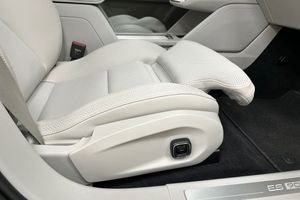 Volvo ES90 bild 22