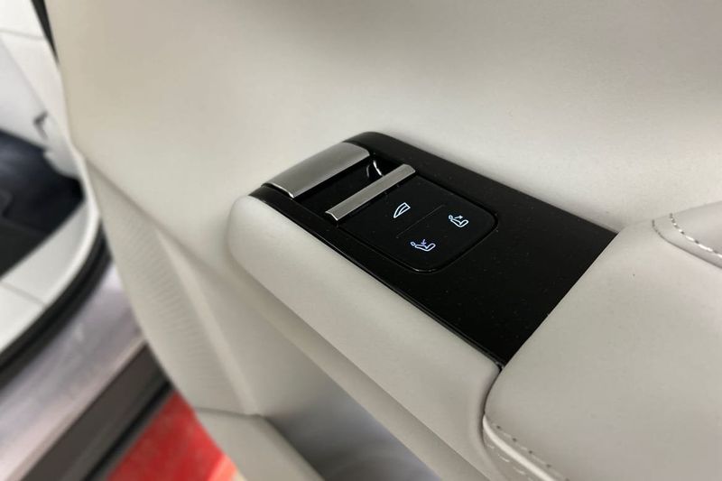 Volvo ES90 bild 21