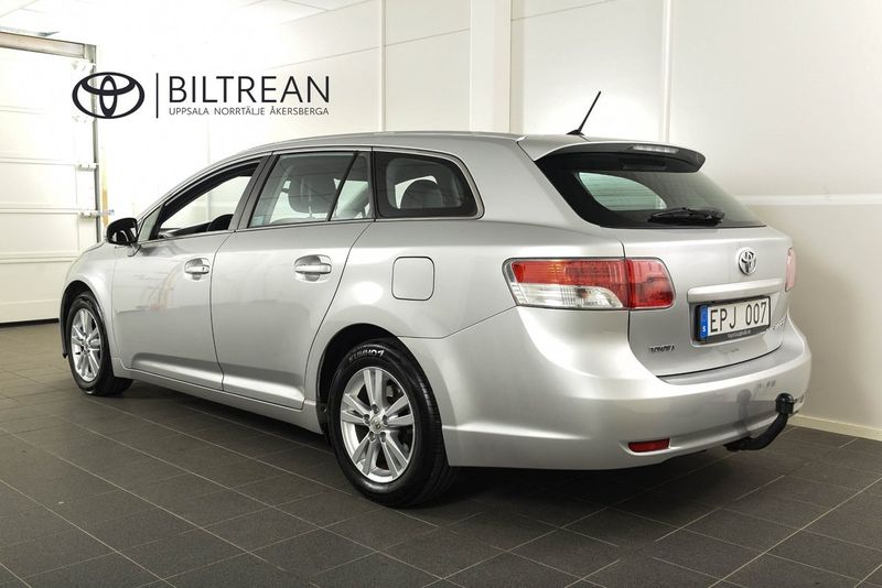 Toyota Avensis bild 2