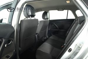 Toyota Avensis bild 7