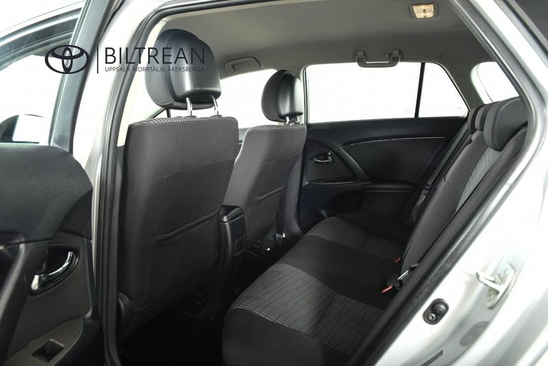 Toyota Avensis bild 7