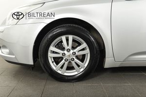 Toyota Avensis bild 17