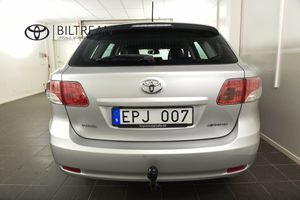 Toyota Avensis bild 4