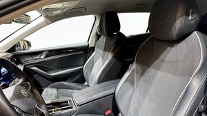 Volkswagen Passat bild 8