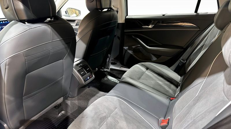 Volkswagen Passat bild 11