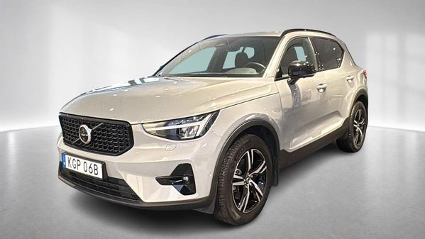 Volvo XC40 B3 FWD Bensin Plus Dark - 2025