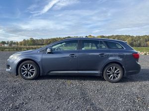 Toyota Avensis bild 2