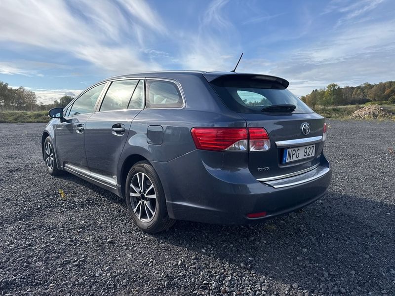Toyota Avensis bild 3