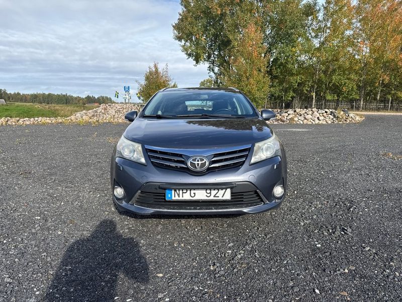 Toyota Avensis bild 10