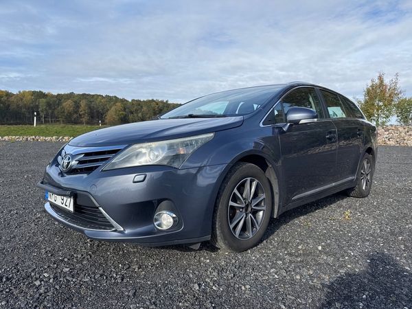 Toyota Avensis Kombi 2.0 D-4D 6-vxl Business Dieselvärmare Euro 5 - 2012