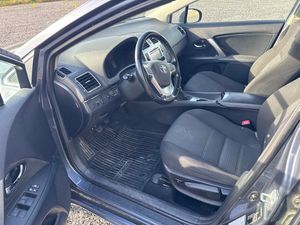 Toyota Avensis bild 4