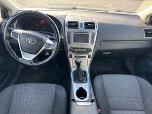 Toyota Avensis bild 5