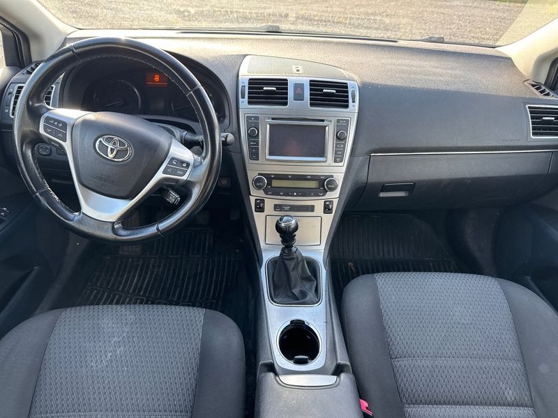 Toyota Avensis bild 5