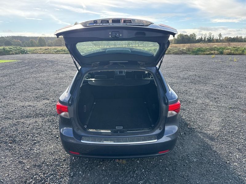 Toyota Avensis bild 16