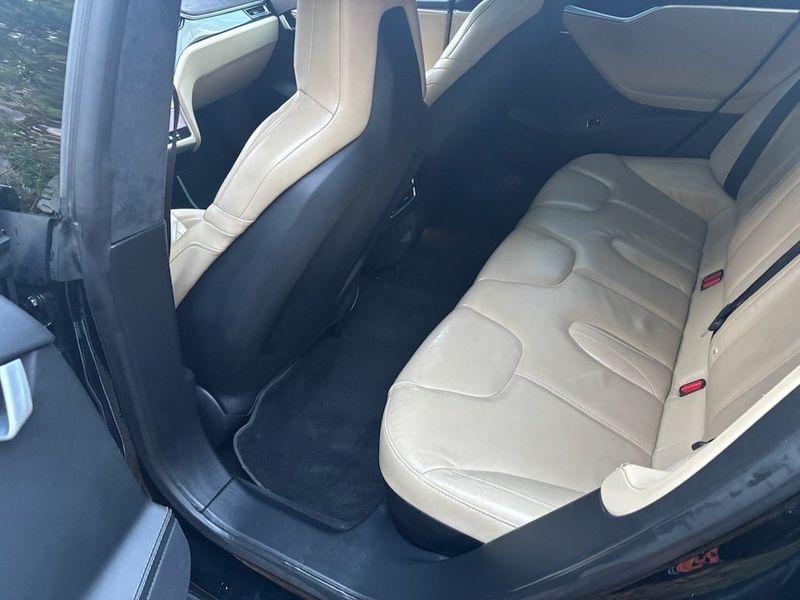 Tesla Model S bild 13