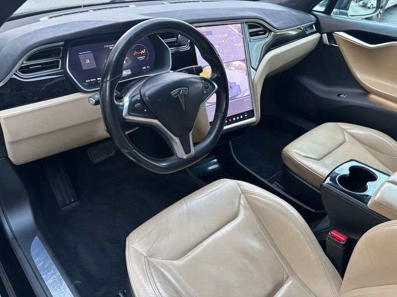 Tesla Model S bild 15