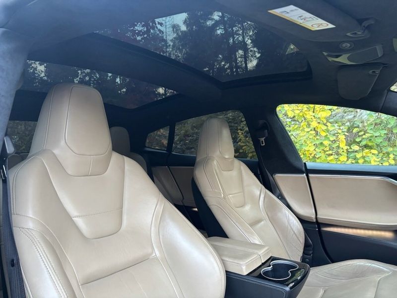 Tesla Model S bild 12