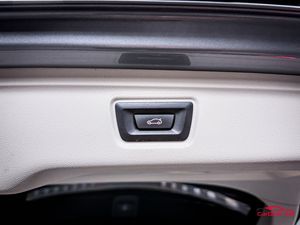 BMW 330 bild 18