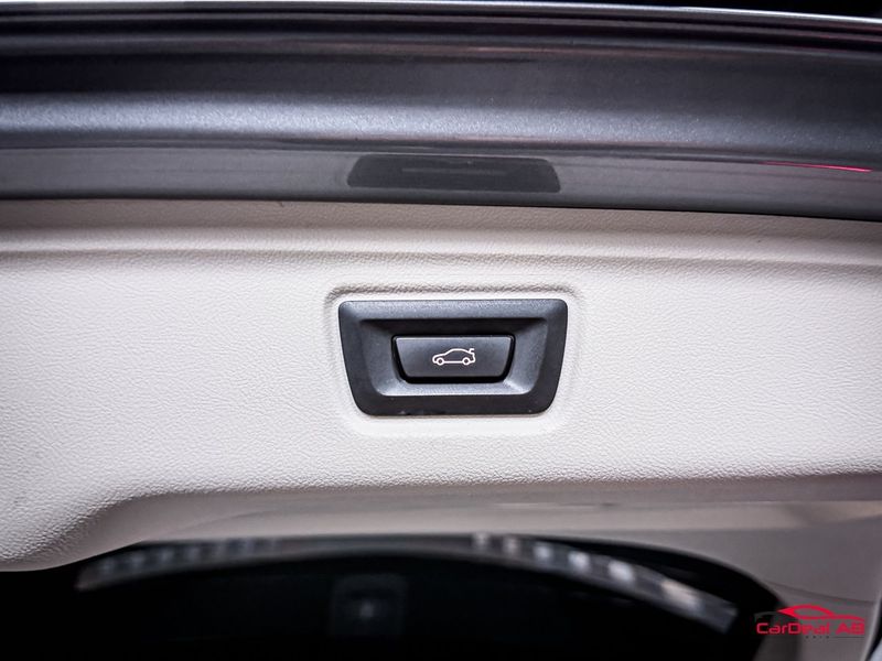 BMW 330 bild 18