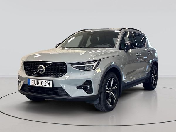 Volvo XC40 B3 FWD Bensin Plus Dark - 2025