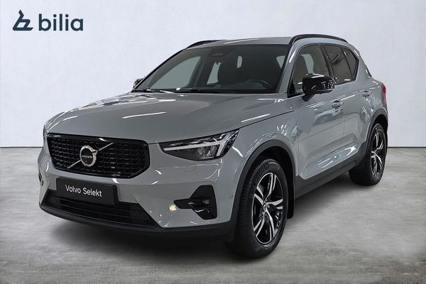Volvo XC40 B3 FWD Bensin Plus Dark - 2025