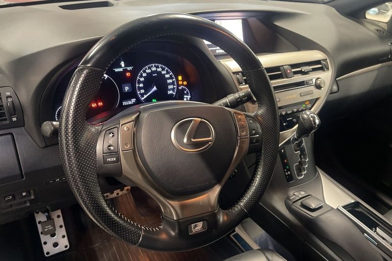 Lexus RX bild 8