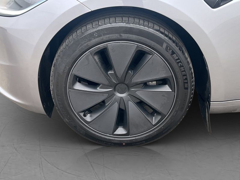Tesla Model 3 bild 32