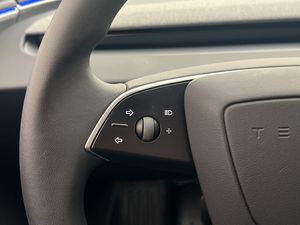 Tesla Model 3 bild 13