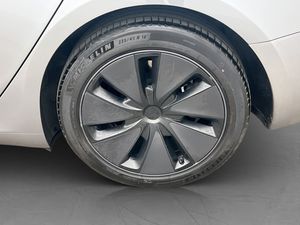 Tesla Model 3 bild 33